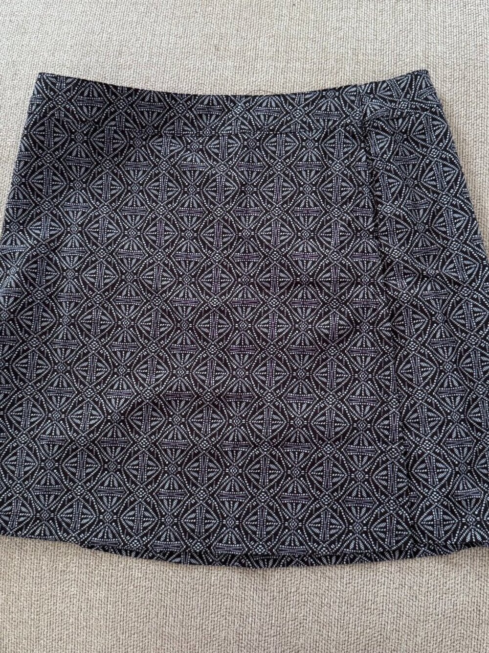 RipSkirt Hawaii Length 2 Black Pearl Batik Size Large NEW